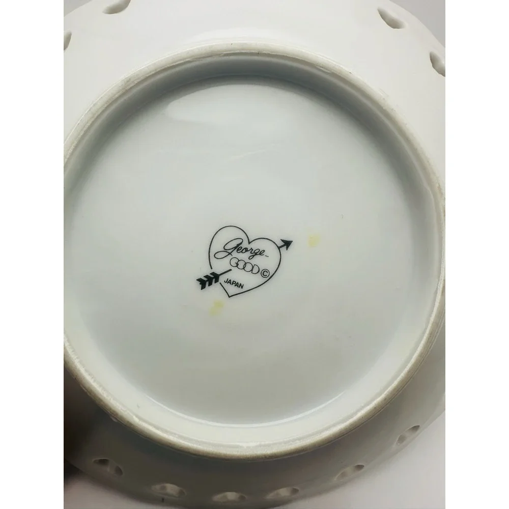 Vintage Style Decorative Plate – Roses with Heart Cutouts